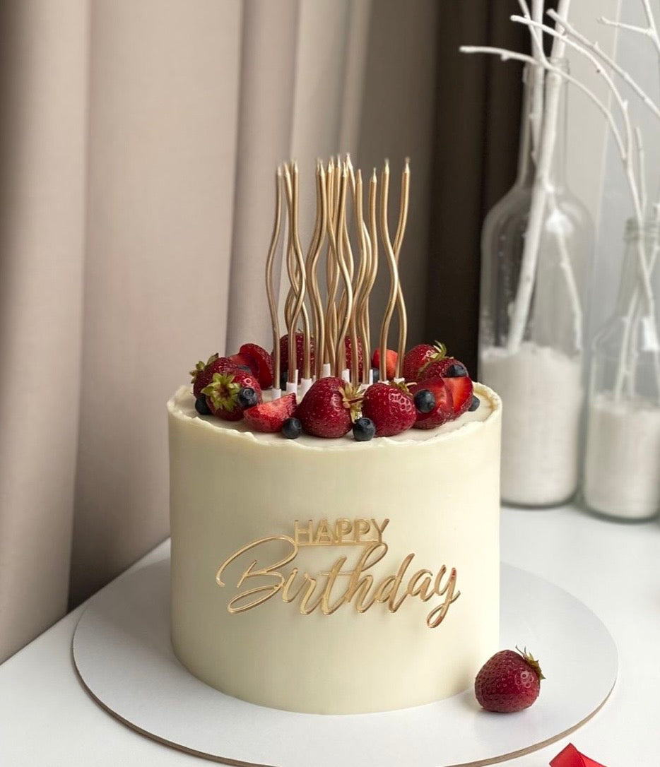 Strawberry White Cake ( 1kg )