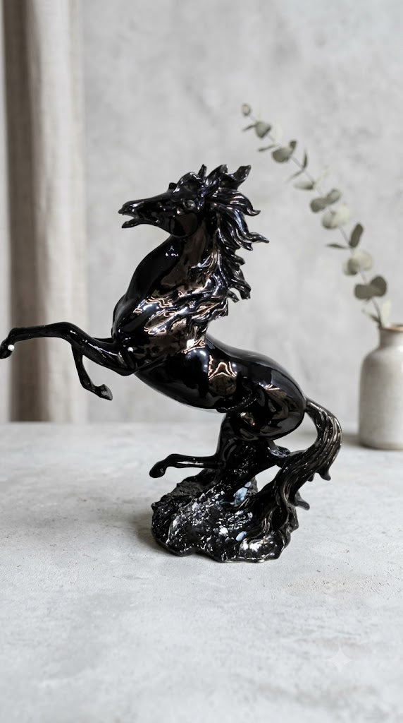 Attractive Horse Showpiece