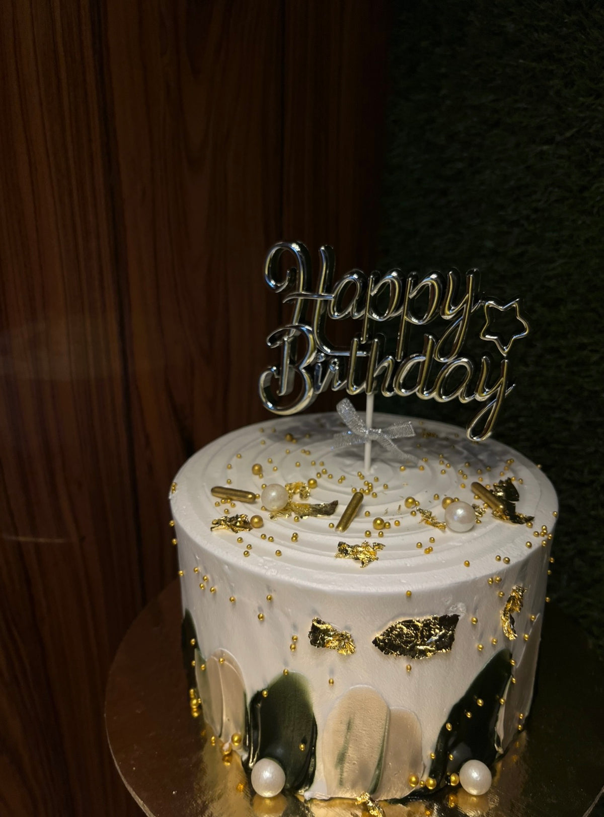 Black & White Royal Cake ( 1kg )