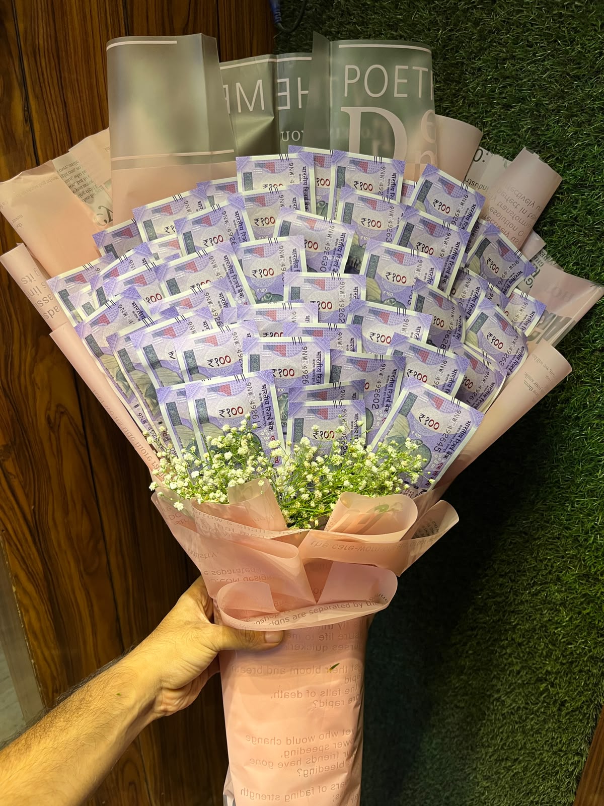 5100 Wala Standing Shagun Bouquet