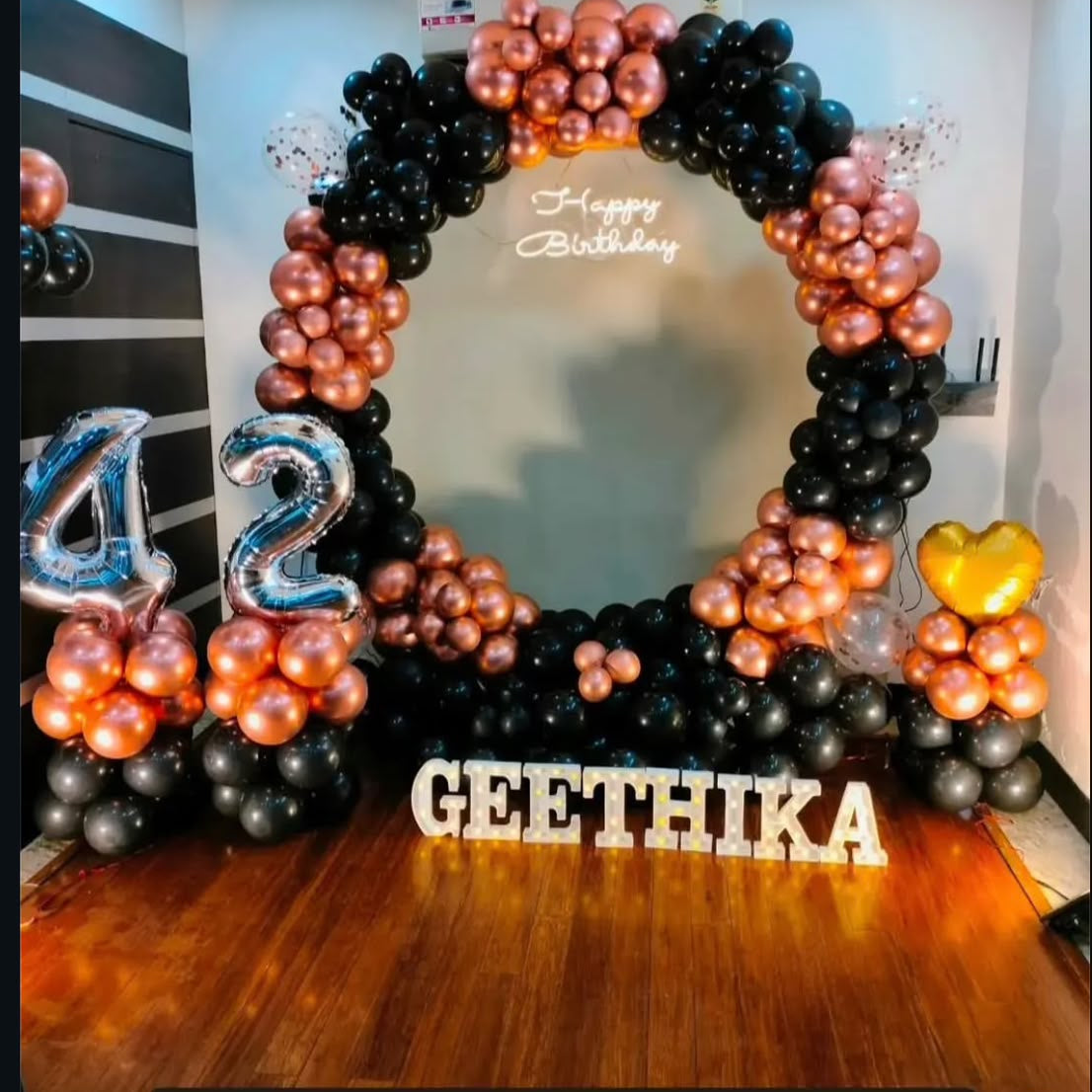 Galm Noir Rose Gold and Black Balloon Ring Decor