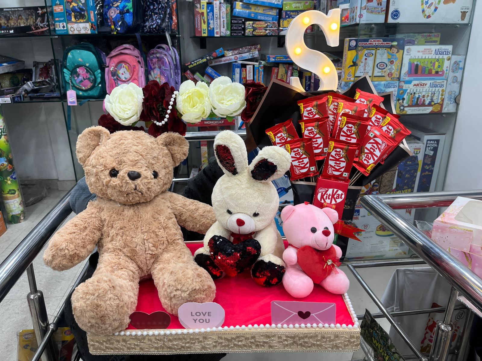 KitKat Bouquet & Soft Toys Hamper