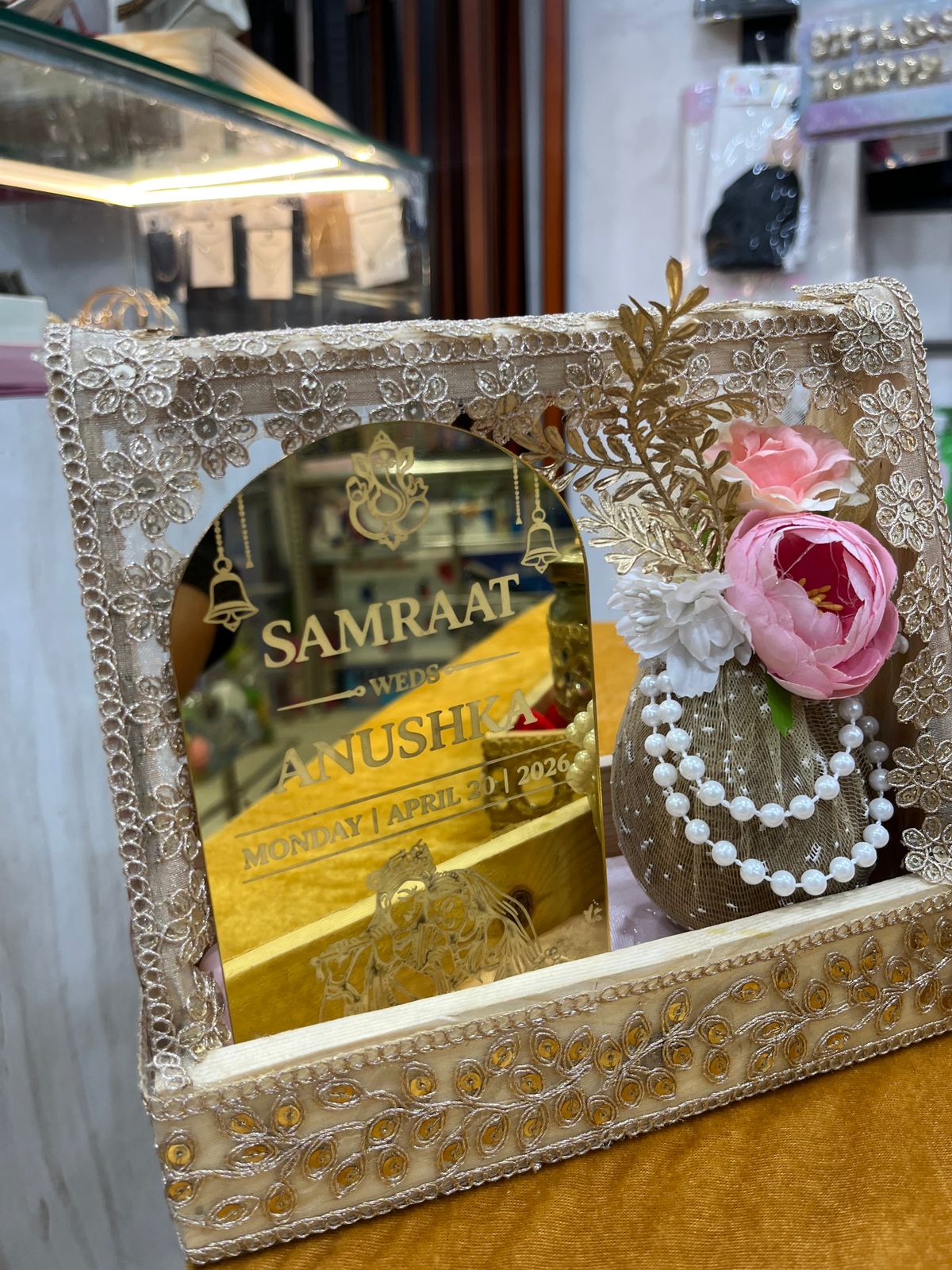 Engraved Mirror Tray with shagun ka nariyal