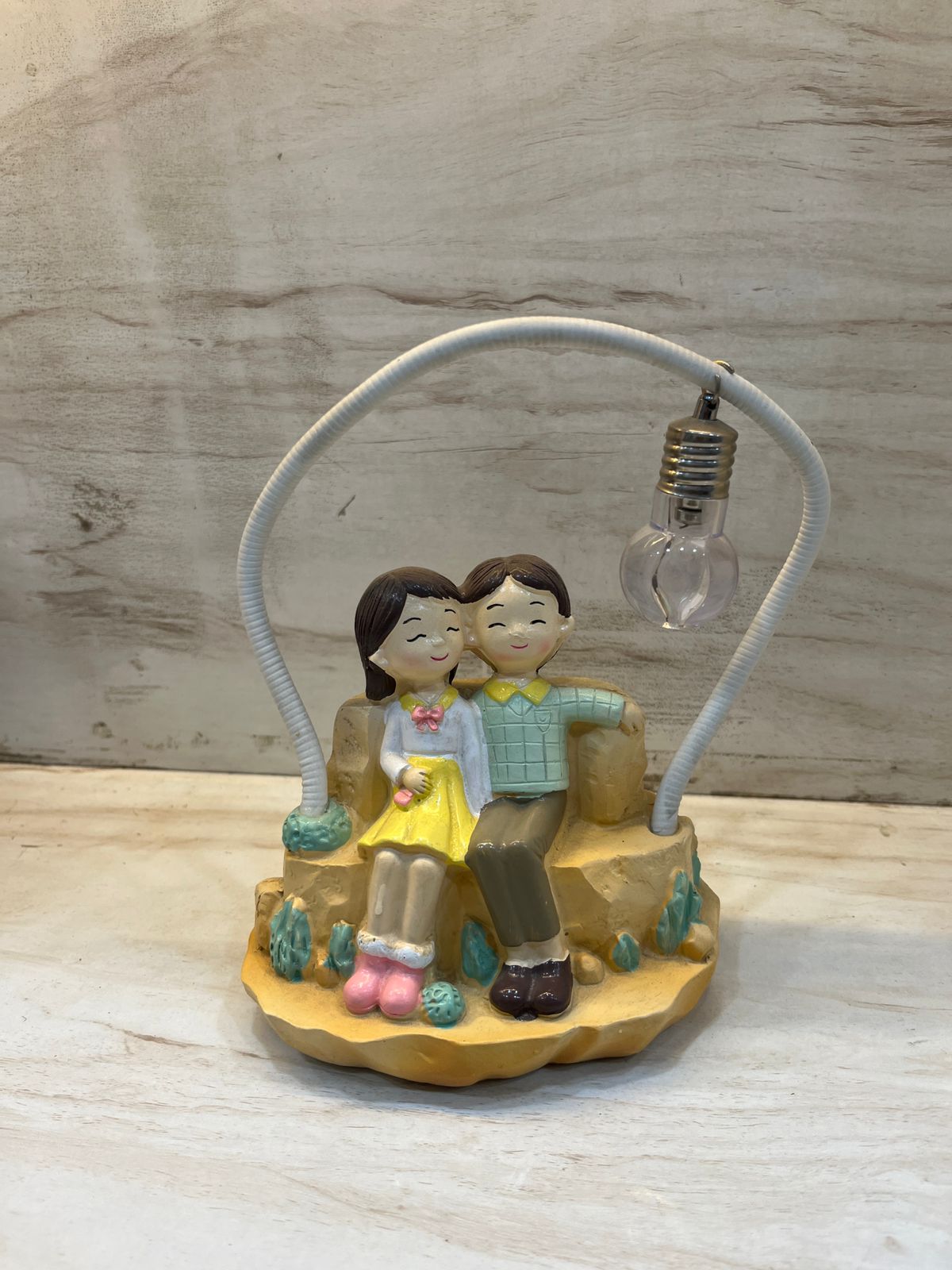 Loving couple showpiece