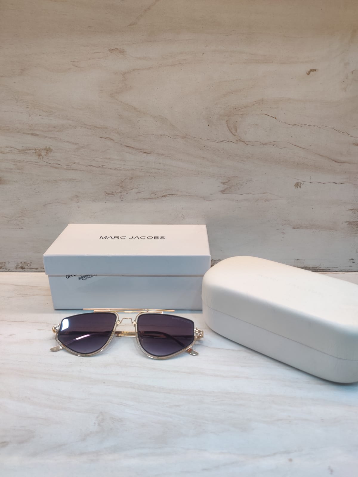 Luxury Gold-Tone Chain Frame Sunglasses