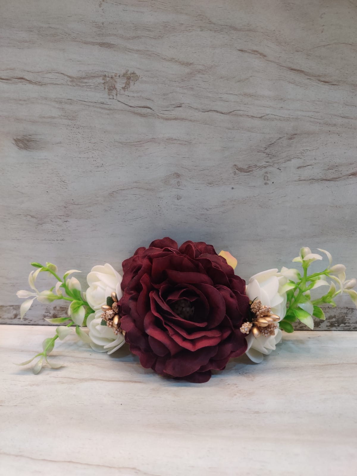 Bright red and white roses bunch
