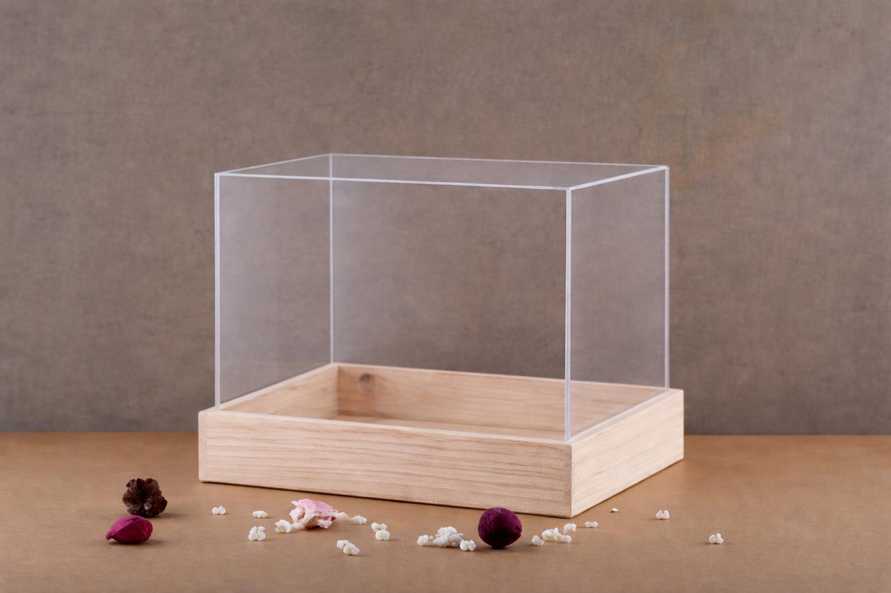 12*18 inches acrylic box with 10 inches height