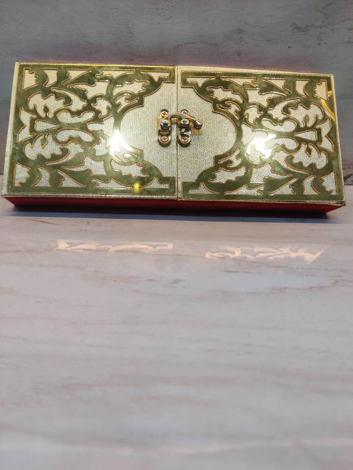 Premium gold textured gaddi box