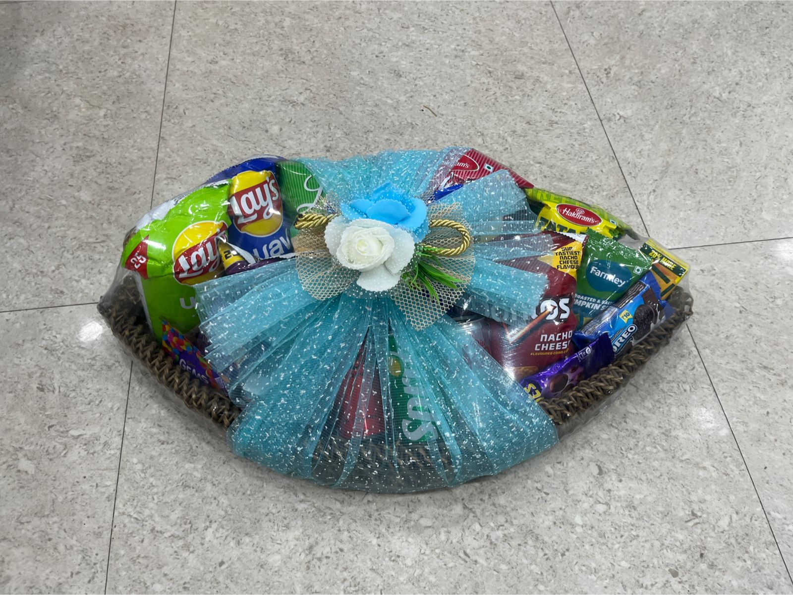 Snacks hamper
