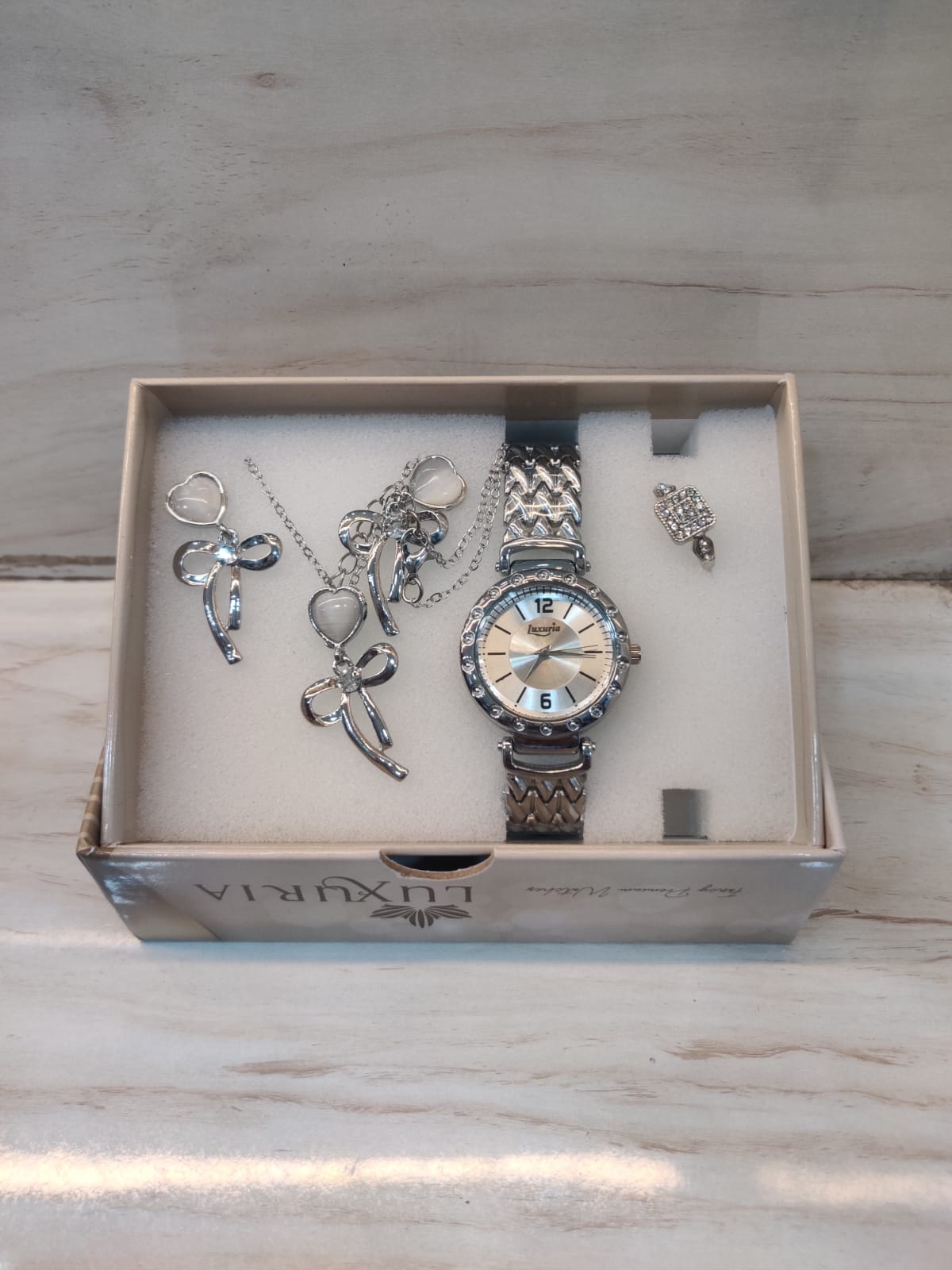 Silver Mesh Strap Watch Set with Pendant and Earrings