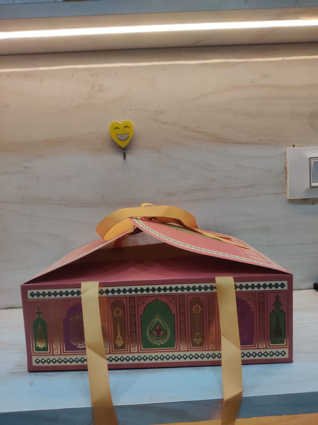 Royal Heritage Hamper Box
