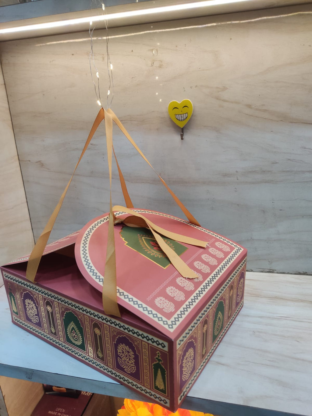 Royal Heritage Hamper Box