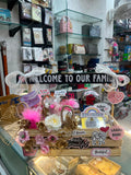 Warm Welcome Luxury Hamper(Includes tray and decoration and Edible Items extra as per your budget)