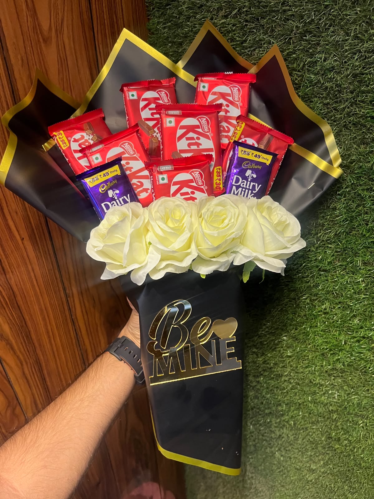 "Be Mine" Gift Bouquet (Includes customised acrylic)