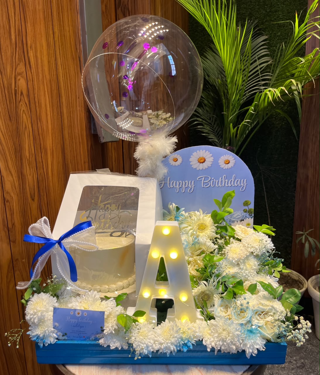 Luxury 100%  Fresh Flower Hamper with half kg cake  And bobo ballloon