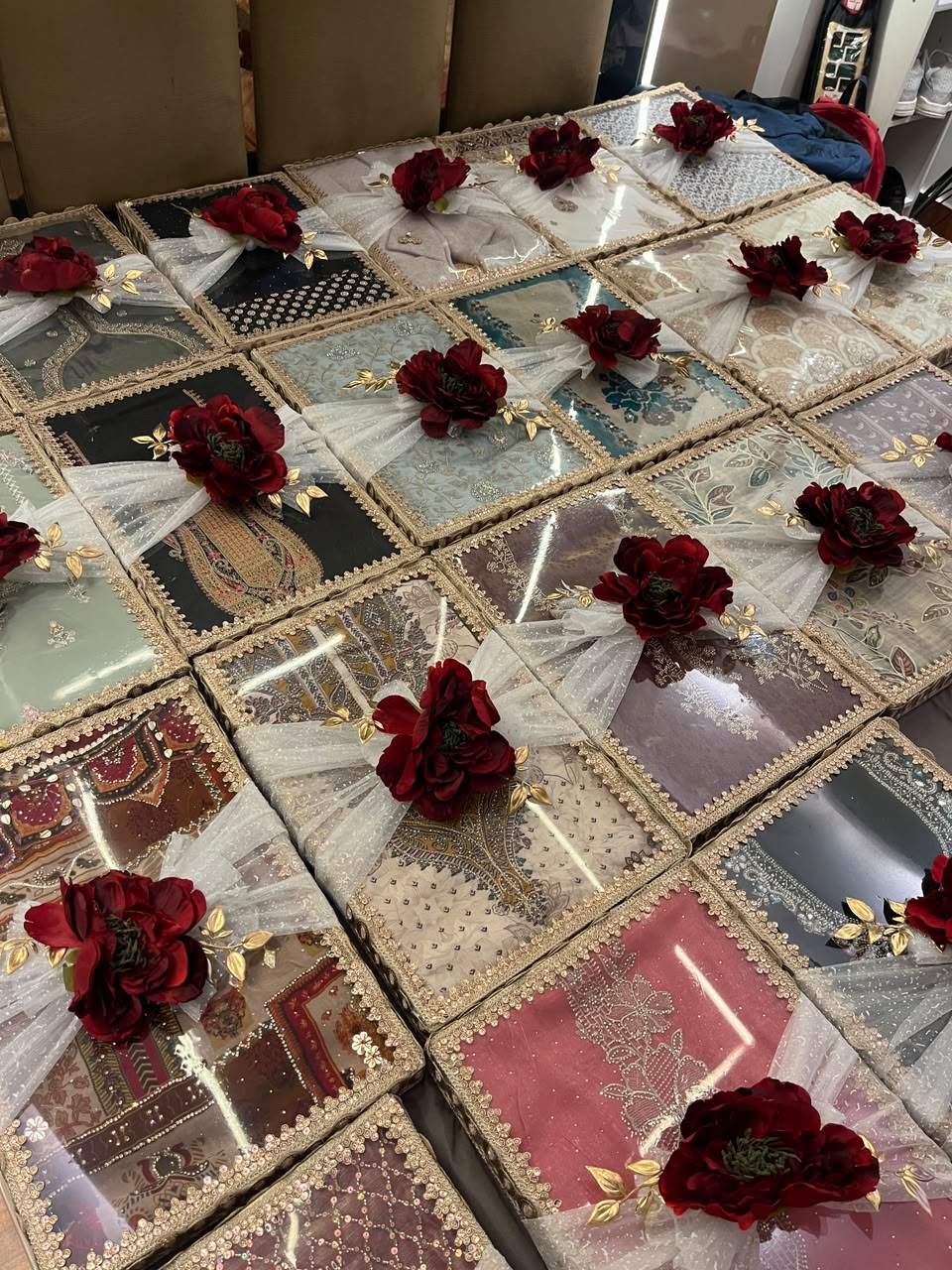 Shahi Velvet Bloom Saree & Outfit Trays