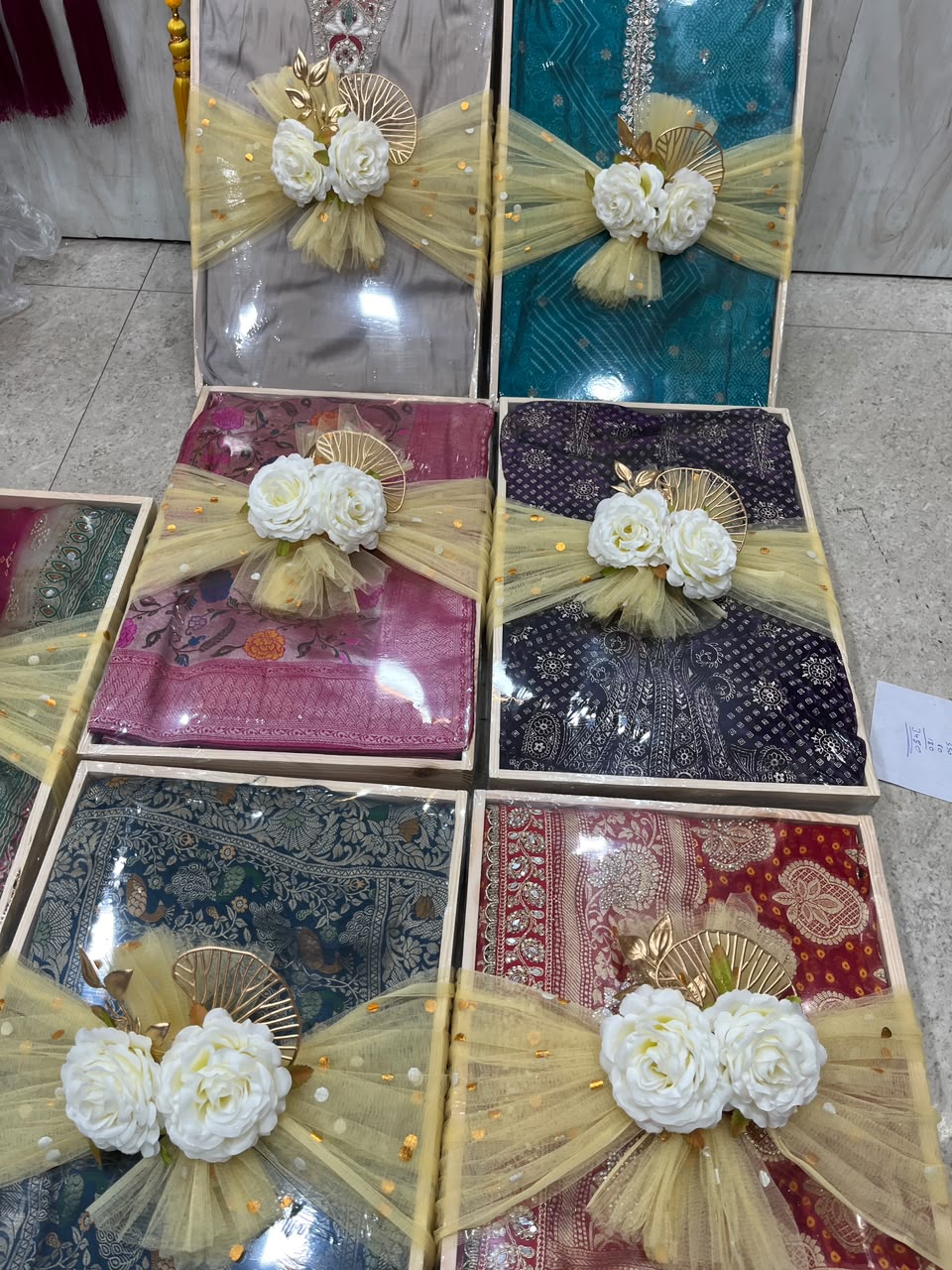 Flat Trousseau Packing Tray with Gold Net Bows