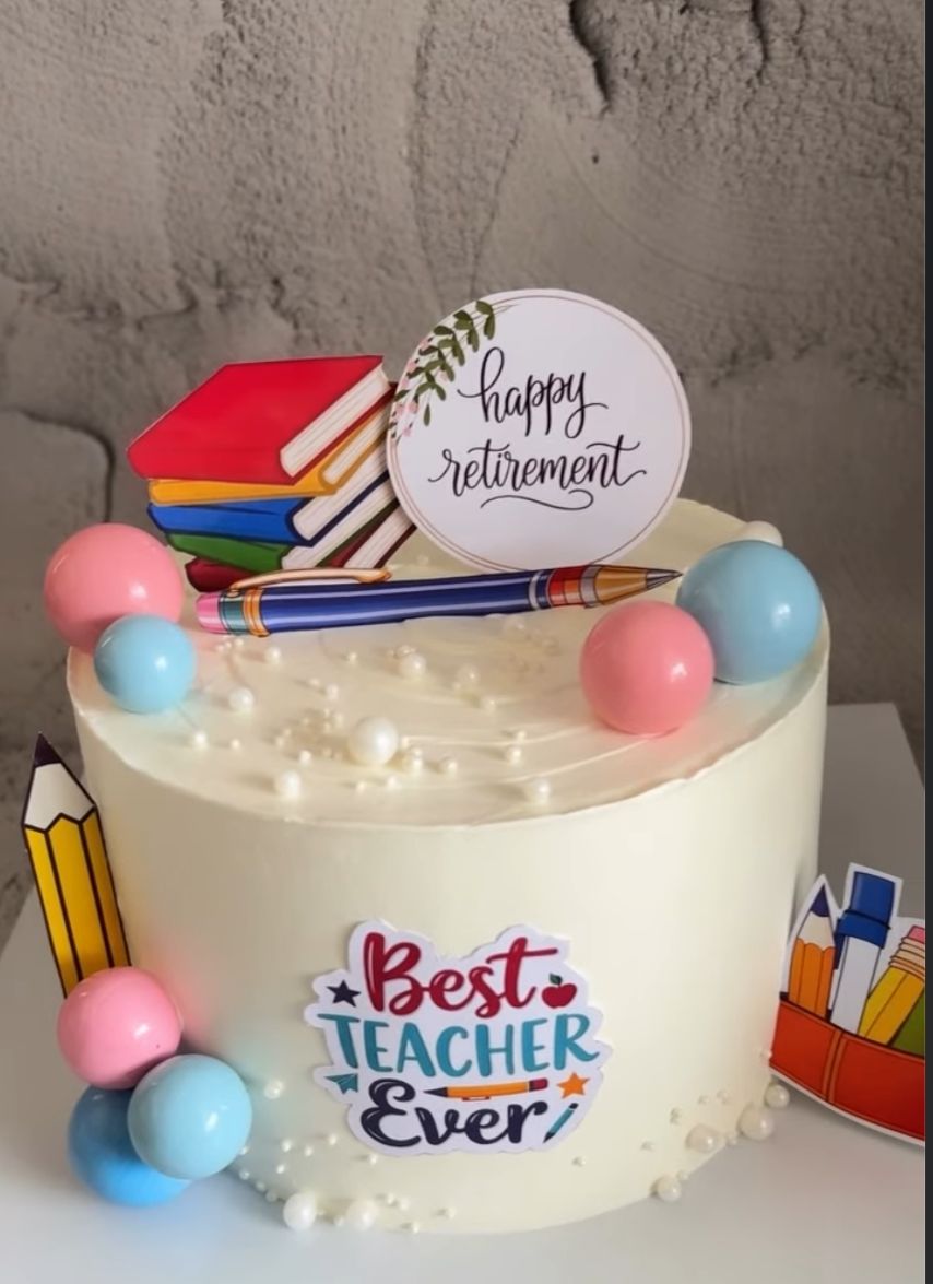 Customised Teachers day cake (750gm)