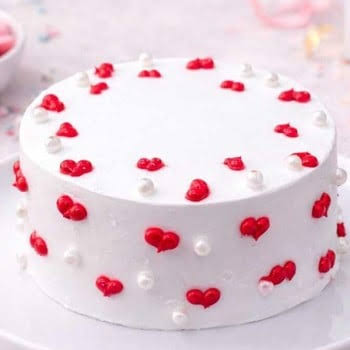 Scattered Hearts Bento Cake
