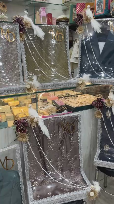 Trousseau packings with beautiful bird